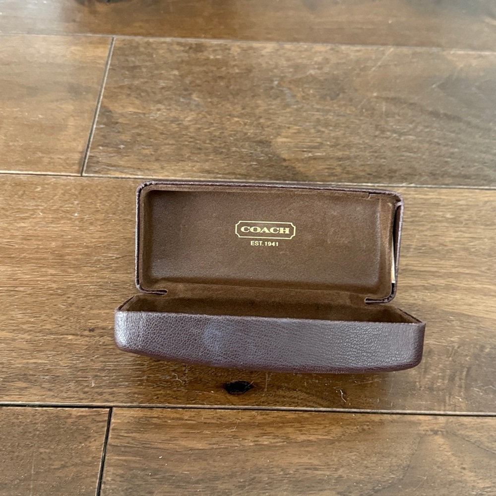 Coach Sunglasses - Picture 4 of 4